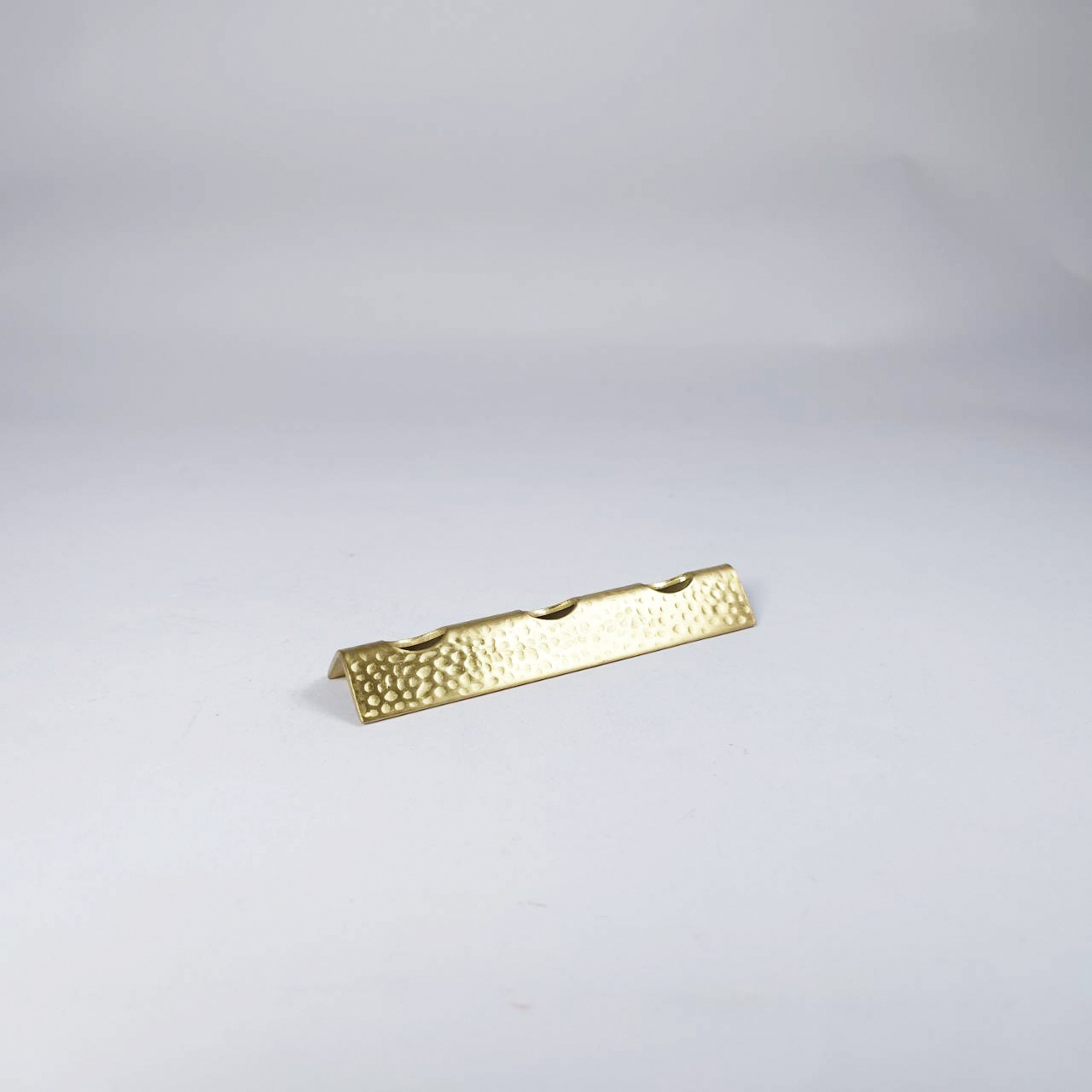 青銅金錘紋刀叉架 (11cm)